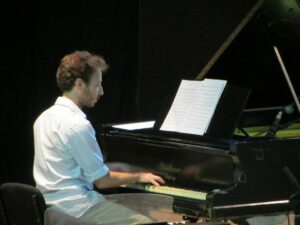 יונתן שנקר - מורה לפסנתר